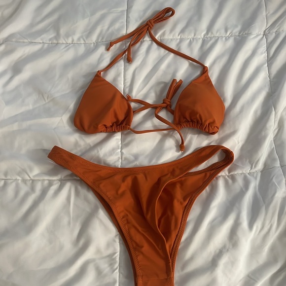 Never worn two piece matching set - Picture 2 of 5